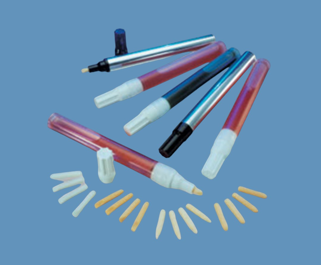 Spring loaded acrylic felt nibprimer pens